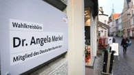 Bombenalarm in Merkels Wahlkreisbüro – 43-Jähriger befestigte Paket an Briefkasten