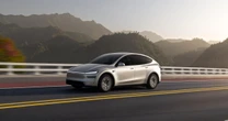 テスラの6人乗りModel Y Lの内部を見てみよう。都内では補助金フル活用で550万円前後