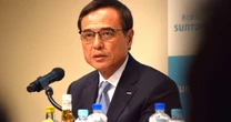 サントリー会長・新浪氏、衝撃の辞任。バトン継いだ鳥井社長の「無念」と決断(現地取材)