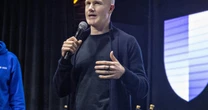 Coinbase CEOがトークン使用量を増やしながらコストを「ほぼ横ばい」に保つために取っているAIコスト削減策