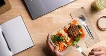 弁当持参率が上昇中。半数以上を占める「シンプル弁当」の中身は？