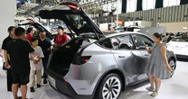 テスラの廉価版モデル3はマスク氏が5年前に約束した「2万5000ドルのEV」なのか、計算してみた