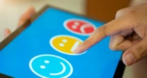 中間管理職を襲う「フィードバック疲れ」。部下の成長を止めずに評価の無限ループから抜け出すには？
