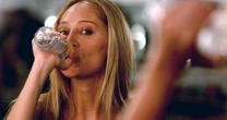 命に関わることも… あなたが水を飲み過ぎているかもしれない8つのサイン