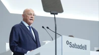 Oliu cree que la venta de TSB llega en un momento "propicio"