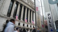 Wall Street amanece teñido de rojo con caídas en Tesla y Amazon