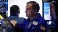 Wall Street intenta cerrar la semana al alza