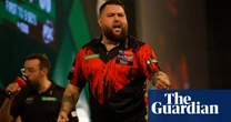 PDC world darts: Michael Smith given scare by Kevin Doets on opening night