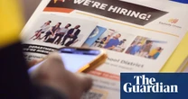 People in the UK: how is AI changing job-seeking for university graduates?