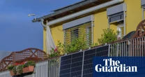 UK households free to install plug-in balcony solar panels from end of August