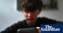 ‘The genie’s out the bottle’: parents react to UK under-16s social media ban