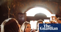 Does a bit of booze really make us better at languages? – podcast