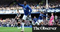 Abdoulaye Doucouré’s lightning-fast strike sets Everton up for Leicester rout