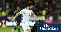 Sardar Azmoun’s World Cup absence for political reasons divides opinion in Iran