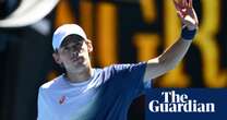 Home hope Alex de Minaur untroubled on way into Australian Open third round