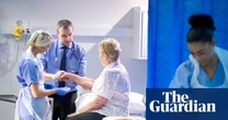 Consultant doctors in England vote for NHS strikes over pay and working week