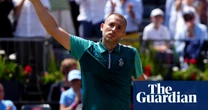 Dan Evans reproduces form of old to beat Frances Tiafoe at Queen’s Club
