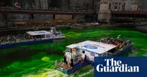 Hundreds plunge in Chicago River for first official swim in nearly 100 years