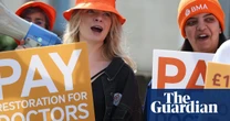 Top public health experts in England say more doctor strikes would be futile