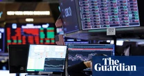 US markets struggle amid tech sell-off and economic uncertainty