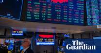 US stocks dip amid concerns over tariffs and consumer belt-tightening