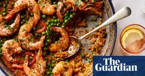 Grilled prawns, red rice, boozy baked peaches: Thomasina Miers’ Spanish-style summer lunch recipes | Sunday Best
