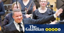 BBCNOW/Bancroft review – conductor takes final bow in imaginative programme of vivid colours and emotions