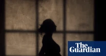 Surrogates at greater risk of new mental illness than women carrying own babies, study finds