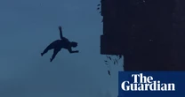 I cannot stop playing this preposterous game about falling down a mountain