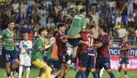 El Huesca tumba al Deportivo en el minuto 93 y es líder provisional