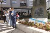 Ferrol celebra anticipadamente los actos del Día de Galicia frente al monumento de Xosé Fontenla