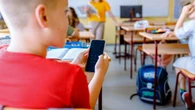 Zakaz używania telefonów w szkole. Polacy wyjątkowo zgodni
