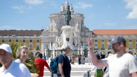 Kolejna fala upałów. Stacje metra czynne całą dobę dadzą schronienie