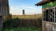 Para z białoruskiej elektrowni atomowej. 50 km od Wilna