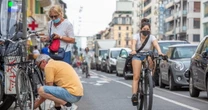 Milano, schiaffo di Beppe Sala ai commercianti: raddoppia la ciclabile di corso Buenos Aires