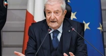 Debutto col botto per il neo presidente della Consulta: lancia già avvertimenti al governo