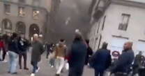 Fumo e fiamme nel cuore di Milano: attimi di panico in Duomo, cosa sta succedendo | Video