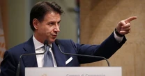 "Chi vi piace di più tra Conte e Grillo"?. Sondaggio riservato dentro il Movimento: "A furor di popolo", qua cacciano Beppe