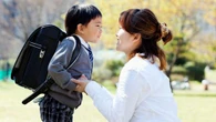 8 điều cha mẹ 'đừng làm' khi nuôi dạy con trai