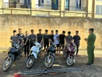 Truy 'nóng' nhóm thanh thiếu niên vùng ven Hà Nội, mang hung khí định đi giải quyết...