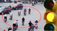 Bỏ đề xuất cấm tuyệt đối vượt đèn vàng, tài xế thoát cảnh 'tiến, lùi đều sai'