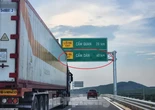 Khó hiểu biển báo địa danh ‘lạ’ trên cao tốc Hà Tĩnh