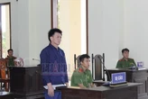 1 bị cáo phải chấp hành hai bản án với tổng hình phạt 28 năm tù cùng về tội lừa đảo