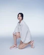 Song Hye Kyo 'ăn gian' tuổi với váy áo mùa thu