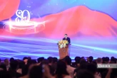 Tỷ phú Phạm Nhật Vượng lái xe điện đưa Tổng Bí thư Tô Lâm tham quan triển lãm
