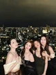 Một ca sĩ U40 đã là mẹ 2 con không thua kém khi đọ sắc cùng 2 đàn em gen Z
