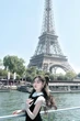 Con gái MC Quyền Linh 'đẹp phát sáng' như công chúa Disney ở châu Âu