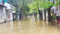 Huế bước vào đợt lũ thứ tư liên tiếp, còi hú cảnh báo vang khắp thành phố