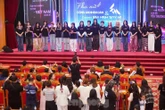 BTC cùng dàn em xinh, anh trai góp một tỷ đồng ủng hộ đồng bào vùng bão lũ