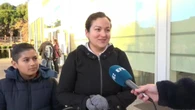 Madres lactantes entre los cerca de 8.500 aspirantes que hoy se examinan para un empleo público en Barcelona